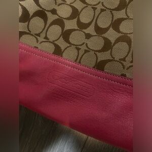 ‼️SOLD‼️ 
Coach signature vintage purse 👛
